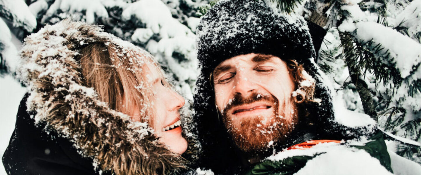 couple-in-snow